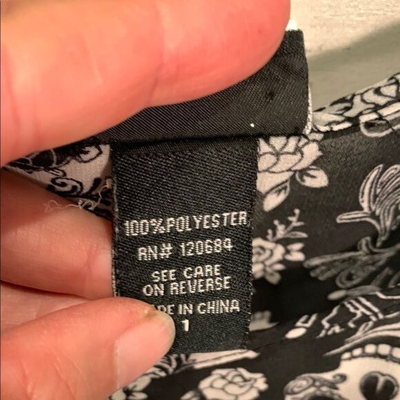 Torrid Black and White Floral Skull Tank - Picture 6 of 7